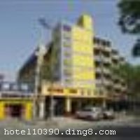 ��ҿ�ݾƵ꣨���������ŵ꣩����λ����Խ��������������·�뺣�����������ڣ����뱱������̨����������ѧԺ������������ѧ�������ѧ���š������ѧԺ�ȸ�У��飬˫���̳��������̳��������н�Դ��ɯ���ü��йش��ȵȶ���Ƶ����֮ң���������ױ���ҽԺ������ҽԺ�ȴ���ҽ�ƻ��������ɴ�Ƶ�౱������վԼ10����йش��Լ4�����ˮ�����񳲵Ȱ��˳���Լ6��������Ƶ�ӵ�в�����ܰ�ı�׼��������󴲷��ȸ���ͷ����Ƶ��ṩ���ʵ�˯������������Ʒ���죬��Լ�ִ��ļҾߣ�Ӫ���ɿڵ�������ͣ�ȫ����ˮ��ԡ���յ������ӡ��绰��24Сʱ���޿�����������ʩһӦ��ȫ�����������Ρ����������֮ѡ�������Ƶ꿪ҵʱ��2009��2�£���¥��28�㣬��¥6�㣬�ͷ�����178�䣨�ף���
��ʩ����������ʩ ��Ҳ������λ��1¥��ֻ�ṩ����������ͣ���30���Ʒ�֡� 

���ÿ� Visacard,ĵ����,���뿨,���ǿ�,����,̫ƽ�� 
