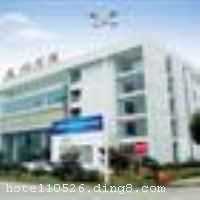 �Ͼ��������ݵش��Ͼ������ִ�ѧ������·�Ͼ���Ϣְҵ����ѧԺ�ϲ࣬��ɽ��ˮ���ľ����£��ܱ߸�У�������ڽ�������ɽ��԰վ���ܱ߽�ͨ�����������Ͼ���������46�䣬����װ���ִ���Լ�����ڻ�����ʩ�䱸���ƣ��Ƶ껹�п�����600���˵Ļ����ң��������ԽӴ����ģ����ѵ���������飬�����Գнӷ��顢С��ģ��ѧϰ�����ۻ��顣��ܰ���ʵ�ס�޻���������������е�����ѡ�񡣡������ݿ�ҵʱ��2009�꣬¥��6�㣬�ͷ�����46�䣨�ף���������ʩ �в��� 

�������� ��ë��ݡ����򳡡��������������ҡ� 

���ÿ� ĵ����,���뿨,���ǿ�,����,̫ƽ��,������ 

������ʩ �����ң�������600�����ҡ� 

