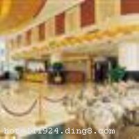 �ӻ��������վƵ��ɹ��ݴӻ���������Ͷ�ʽ�һ��Ԫ������˽���ռ�������������ǧ�İٶ�ʮƽ���ף���һ�Ҽ�ס�ޡ������������˶������С�����Ϊһ��ı�־������ȼ��;Ƶꡣ�Ƶ�ӵ�и�ʽ�����ͷ����������Ի�����ƾ�����ܰ�����ʡ��Ƶ�ӵ��԰��ʽ�вʹ��¥����������������ɣ�������1800��ͬʱ�Ͳͣ�����������Ʒ�������Ʋ��ࡢ�������ɽ�亣ζ�����ҾƵ��Ǵӻ�������ˡ��ķ�Դ�أ����������ž������ܵ�������ɫ��ʳ���Ƶ긽��һ��3��¥�Ķ๦�������ݣ�����������ʩ����齴˾Ƶ�����������ɽ��������Ʒ��ɽ����ζ���ݹ����������ļ�Ʒ��Ȫ֮�����ܡ��Ǽ��ļҡ�����ܰ�� 

��ʩ��������ÿ� Visacard,ĵ����,���뿨,���ǿ�,����,̫ƽ��,������,���´￨,��ͨ��,������,JCBcard 
