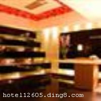 ��ɽ�ζ����������ں�ɽ�ؿ������潭֮�����ش���ɽ�潭������ͷ�����������㶼������ɽ�羰������20������վһ��֮�����뾩����ٽ���5�����ͨ����ʮ�ֱ����� ������ɽ�ζ�����ӵ�пͷ�50�䣬װ�޴󷽼�Լ����ˮ���յ������ӵȻ�����ʩ�䱸���ƣ��ܱ�����������ʩ��ȫ���������������м������������飬����������е�����֮ѡ�� �������ݿ�ҵʱ��2008��10��01�գ��½�װ��ʱ��2010��10��01�գ� �ֲ�װ�ޣ���¥��7�㣬�ͷ�����50�䣨�ף��� ����ܰ��ʾ�����˾Ƶ겻��ˢ������ʩ�����
������ʩ	�����ң�������50�����ҡ�
�Ƶ��ر���ʾ
�����Ѱ����Ƶ����ѣ��������Ƶ��������á�˰�ռ����˶���Ҫ��ķ��á�
��ͨ���Ƶ����סʱ��Ϊ14��00�����ʱ��Ϊ����12��00������ǰ��ס���Ƴ���꣬�����������һ�����á�