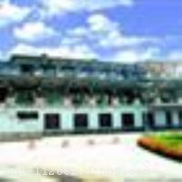 ����³չ���ݾƵ�ش���չ��ҵ�������ׯ3��9��¥�ڣ��׶��������ٹ�·�ԣ��ڽ���Ԫ�š�Ӻ�͹�������λ����Խ����ͨ����������ӵ�и���ͷ���������ܰ���ʣ�ÿ��ͷ������ж��������䡢24Сʱ��ˮ��Һ�����ӡ����������ȣ���ʩ���ơ��������ݿ�ҵʱ��2011��12��01�գ�λ�����ׯ3��9��¥1-2�㣬�ͷ�����41�䣨�ף��� ����ܰ��ʾ�����˱��ݲ���ˢ����
