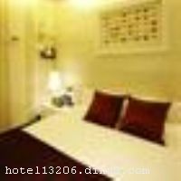 �����»�Է����λ�������и�������ǿ��·3013�ţ������������з�������ҵ�������������ܱ���ҵ�Ƽ����ش���ǿ�������г���Ȧ�����ڻ�ǿ�����г�������㳡���棬λ����Խ����ͨʮ�ֱ�����������ʩ��ȫ������������ӵ�а��Ǽ���׼װ��װ�޵Ŀͷ�20��䣬���ݿͷ����ܶȣ����Ͽ�����Ϣ���������ݿͷ��������¡�������⣬������������͹۹�������ʿ������ס�����������ݿ�ҵʱ��1992��10�£��½�װ��ʱ��2011��6�£�ȫ��װ�ޣ���¥��6�㣬�ͷ�����26�䣨�ף��� ����ܰ��ʾ���� 1�����ݲ��ܽӴ������ 2�����ݲ���ˢ�����ѡ�

��ʩ����������� �����齫 
