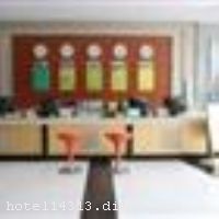 ����ǧ��ͩ�����Ƶ꣨�ϻ��꣩�Ǽ�ס�ޡ�����������KTVһ����������žƵ꣬λ�ڲ�ƽ����ҵ���ģ���Ϊ������ʿ�����о��������ţ��ṩ���з������������������վ���ϻ��Ƶ�����ͳ�����������ͬ��һ��¥����﷽�㣬�ڽ����ظ��پ������ڣ���ͨ�����������Ƶ껷���ྻ�������ִ���Ϣ��ӵ����ܰ���ʵĿͷ���5�ֲ�ͬ�ķ��������˲�ͬ���Ѳ�α��͵����󣬶����������䡢24Сʱ������ˮ���ߵ�����ԡ�豸����ѹ�����������Ƶ�������ǵ��ӽ�Ŀ���ṩ�ḻ���С���������ͣ����ͣ��λ��ʱ�м�Լ�ļҾ����á������������ҡ�����KTV��������ȫ�������Ƶ꿪ҵʱ��2006��12��01�գ���¥��5�㣬�ͷ�����75�䣨�ף���
��ʩ����������ʩ �в������Դ��ˡ���ˡ����ˡ��ҳ���Ϊ���� 

�������� �����齫������OK�� 

���ÿ� Visacard,ĵ����,���뿨,���ǿ�,����,̫ƽ��,������,���´￨,JCBcard 

������ʩ �Ƶ�ӵ�д�С���ȵĻ����ң����ṩͶӰ��Ļ�������졢��˵ȷ��񡣶๦������������100�����ң�������ң�������60�����ң�С�����ң�������20�����ҡ� 
