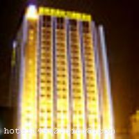 �人Ŧ������ʱ�����ʾƵ���һ�Ҹߵ�����Ƶ꣬λ���人�����������·������ҵ���ģ�������н�����ߣ��������̹㳡���������̣�������ó�㳡��Ⱥ��㳡����ͨ������ݡ��Ƶ�ӵ�и�������ͷ�������ͣ�������๦�ܻ���������ɫ������ɣ�û������������ĵ�������ʩ��ȫ��Ϊ���͵���ʱ�С����ŵĲ��û������Ƿ�æ���ÿ�����齵�����֮ѡ�� �����Ƶ꿪ҵʱ��2008��3��28�գ�¥��20�㣬�ͷ�����298�䣨�ף��� ����ܰ��ʾ��ͨ������Ԥ����ס�Ŀ��˿�������ѽ��ͻ���������Ҫ�ӻ�����ǰһ��Ԥ�������ڶ�����ע������š��������к͵ִ�ʱ�䣬����Ϣ��ʱ������뼰ʱ�µ�Ƶ�Ľӻ������绰13476127485��15171503531���������©�ӡ����Ƶ�һ�����ΰ೵7:15��9:00��10:15��12:45��14:00��16:15�ͻ����Ƶ������ӻ�ʱ��Ϊ18:00�����ܽӻ���Ϣ�Ľ�ֹʱ��Ϊ�ִ��人��ǰһ������22:00ֹ��ʩ�����
������ʩ	��������ṩ��������ˡ��������ˡ�������ˡ������������衣
��������	�����ҡ�ɣ�ð�Ħ
���ÿ�	Visacard,ĵ����,���뿨,���ǿ�,����,̫ƽ��,������,���´￨,��ͨ��,������,JCBcard
������ʩ	��ʱ����������500ƽ���ף�������400�ˣ� ��ʱ������380ƽ���ף�������220-250�ˣ� ��������120ƽ���ף�������80�ˣ� ��������180ƽ���ף�������130�ˣ� ׿Խ����200ƽ���ף�������150�ˣ� Ŧ��������108ƽ���ף�������40�ˡ�