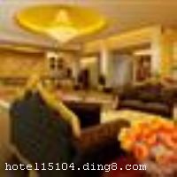 ���ں貨÷ɳ�Ƶ�λ�ڶ��ϲ���÷ɳ�¹滮���Ļƽ�ضΣ���ɽ��ˮ�����ڴ�÷ɳ����ԡ�����������ȳ��ϴ��ţ�ȥ����ĸ���硢�������硢��Ӣ�ֵ����ξ��㽻ͨ�������Ǻ������жȼټ����顢��ѵ�Ȼ�����볡���������Ƶ�ӵ�и��ྫƷ�ͷ��������ӱ����ƶ��أ�����������΢���Ի�����ƣ�������Ӫ�����ܰ�����ʵĻ������ܹ����㲻ͬ��ʿ��ס����Ҫ��ͬʱ���ͷ��䱸�˷����ݵĸ��������ӿڡ����Ǳ�·���ӡ�����/���ʳ�;�绰������ưɼ�����Ȼ����������ÿ��������������и��ܡ��ҡ�һ�����ܰ����⡣�����Ƶ꿪ҵʱ��2010��3��1�գ���¥��9�㣬��¥��8�㣬�ͷ�����80�䣨�ף���

��ʩ����������ʩ �ϿͼҲ��������ڵĿͼҲˣ����ʡ� 

�������� �����齫 

���ÿ� Visacard,ĵ����,���뿨,���ǿ�,����,̫ƽ��,���´￨,��ͨ��,������,JCBcard 

������ʩ �Ƶ�ӵ��3�������ң�������100-300�˲��ȡ� 
