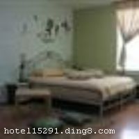 �����ǳ�����Ƶ�ʽ����Ԣ���Կͷ�Ϊ����ʱ�м�ͥ���Ƶ꣬����װ����ʱ�м��Ϊ���ģ���ͥ��װ�Σ�����ѡ���������ס������������׺��������ɫ�ʣ�����������Ƕʽ���䡢΢��¯�����¯����ˮ����ϴ�»���ƽ��Һ�����ӻ�������ѡ��������Ӱ��ʱ�ա�������ԡ��Ʒ����Ʒʱ��������ߣ��Լ����ܻ�����ʩ�����������������ϵ�����СʳƷ�����������ǵ��Ӽ��������������������ǳ�����Ƶ�ʽ����Ԣλ��CBD�����ڹ�ó������������15����ֱͨ������վ��30����ֱ���׶����ʻ�����ͻ����ҵǿ��ʱ����ԣ�����������ͨ���٣���������Ȧ�������ա���ó���ġ�����SOHO�����ָ����̳����������ġ����С������ȸߵ�����һӦ��ȫ�� �����Ƶ꿪ҵʱ��2009��06��01�գ��ֲ�װ��ʱ��2011��08��01�գ���¥��23�㣬�ͷ�����30�䣨�ף��� ����ܰ��ʾ���˹�Ԣ���ܽӴ������
��ʩ����������ʩ ��ʽ��������������50�����ң���������ɫ��ζ����¶���տ�����ơ�ơ� 

�������� �����齫 

���ÿ� ĵ����,���뿨,���ǿ�,����,̫ƽ��,������ 
