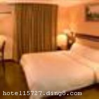 �麣�趼�Ƶ꼯ס�ޡ����������֡�������һ��������Ǽ��Ƶ꣬��˾����1000����Ԫ�����Ǽ��ͷ���׼����¥��B���������º���װ�ޣ���A¥������׼���͹�Ԣ�׷�50���ס��Ƶ�λ�ڹ��������ҵ�ƽ�ضΣ����ڹ����ڰ������н֡���Ѱٻ���������·��Բ����԰���ͷ�ո��ʱ�У��������ʣ�����������������ʩ��ȫ�����������к����жȼ�֮����ѡ�񣡡����Ƶ꿪ҵʱ��2000��9��29�գ��½�װ��ʱ��2010��3�£���¥��8�㣬��¥7�㣬�ͷ�����163�䣨�ף���

��ʩ����������ʩ ���俧��������������ģ��������Ʒ��֮һ���������ţ������˲��������������羰����������������ͳ��ɫ�����󿻣���ɫ��������ת��������ɫ�ˡ� 

�������� ɣ�ð�Ħ������OK���������齫 

���ÿ� Visacard,ĵ����,���뿨,���ǿ�,����,̫ƽ��,���´￨,��ͨ��,������ 

������ʩ �๦�ܻ����ң�����ʽ70�����ҡ� 
