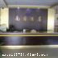 �麣���Ϲ��Ƶ�λ���麣�й��������ƽ·522�ţ�2010��10�¾�ȫ�¸Ľ�װ�޺󣬻�Ȼһ�£��Ƴ�ȫ�µľƵ�ͷ����Ƶ�װ��ʱ�С��ߵ����ṩ24Сʱ��ˮ���յ���������ԡ�����к���װ�޵Ŀͷ����������ʣ������ߣ�ȫ���������ʵ�ֿ��������������麣���Ϲ��Ƶ�ྰ��Բ����԰ֻ��10-15���ӳ��̣��๰���ڰ���������;����վ��ֻ��10���ӳ��̣���ͨ�����������Ƶ꿪ҵʱ��2008��10��01�գ��½�װ��ʱ��2010��10��18�գ���¥��1�㣬�ͷ�����23�䣨�ף���
��ʩ����������� Array 
