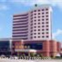 �·ύͨ��Ƶ�[1]��#65279����һ�����Ǽ����ۺ��Զ๦�ܾƵ꣬�Ƶ������и����ͺ����ͷ���������ŵķ�˾��в����ͺ�����������������Ϳ�����/���ðɡ���������KTV��Ʒ�����ա��������ơ������ҡ��������ġ�����ͣ�����ȡ� �����Ƶ�λ���С��·Ὥ֮Դ��֮�ƵĹ㶫ʡ�·��س������ģ������������·����������ţ���·������105�����������·Ὥ�� �Ƶ����ʡ����Ȼ������������ɽ���ξ�����#8226���·Ὥ֮Դ��Լ10���ӳ��̡�����ӣ��������Լ30���ӳ��̡��������Ȫ����Ҳ����15�������ҳ��̣��Ƶ����λ����Խ����ͨ��ݣ���ס��ͨ�Ƶ꽫�����·Ὥ������ɽ���·��سǵ�������ɫ�������ȼ١����С���ϯ����������볡������ʩ�����
���ÿ�	Visacard