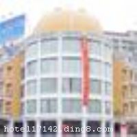 �ع�婾��Ƶ�λ���عػ�վǰ600�ס������·�������124�ţ��Ƶ꽨������Ϊ��ɫԲ��ŷ½ʽ�������������У�׿����Ⱥ������ҵ���н֡���ɽ��԰���ڣ��ܱ߹����ʳ����ͨ����������ʮ�ֱ������Ƶ�ӵ�б�׼�������������׷��ȶ��ַ��ͣ����ж���ɣ�ý������ģ����ṩ����ͣ�����������񡣾Ƶ����ṩ���ʷ���Ϊ��ּ���ȳ�Ϊÿһλ�����ṩ���ƾ�������������ʹǰ����ס���������������пڽԱ���������������ʿ������ѡ�� �����Ƶ꿪ҵʱ��2003�꣬2010��ֲ�װ�ޣ�¥��6�㣬�ͷ�����61�䣨�ף�����ʩ�����
������ʩ	��
��������	�����齫
���ÿ�	Visacard,ĵ����,���뿨,���ǿ�,����,̫ƽ��,������,���´￨
������ʩ	�����ң�������30�����ң�����ʽ����