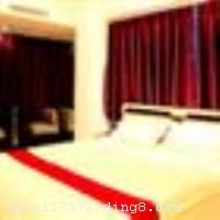 �ɶ�������Ƶ깫Ԣ���츮�㳡�꣩�ش��츮�㳡�ϲ�һ���ߵ����ڣ��滨��12�ţ���������¥������ȡ�������з��㡣�Ƶ�¥�¾��аٻ���¥��Ħ����ʢ���ʺʹ��졢���пڣ�����3-5���ӿ�������·���н֡����ָ����С���ʯ�ź����г�������������̩����װ�ǡ������̳�Ҳ����ߣ��ܱ���Ȧ�Ƽ�����ͨ��������Ԣӵ��11��ͷ�������С�ɶ���ӵ�������������䡣ȫ��װ�ޡ�������ȫ������Ϊ1.8�����ʴ󴲣���ϲ��������Ʒ��32��Һ�����ӡ���ů�豸���ø�������С������յ������ڶ��ơ���ơ�̨�ƾ㱸�������ɵ����������ߡ���Ͱ����ͷ��Ϊ���գ���������ȼ���߾�Ϊ��̫�� ��������·��������������խ���ӡ����ֹȡ���ɫ���㣬�ɶ���ʵ��ֹ�������������кܶ��������ĵط����ɶ��Ǵ����ϵ����࣬�ضη�������ʱ��ؿ������鵽�ݲ�ݡ����ʹ��硢���ա��������Ⱦ���Ũ�����������о���� ������Ԣ��ҵʱ��2011��3�£�¥��37�㣬�Ӵ���λ�ڴ���16��1605�ң��ͷ�����11�䣨�ף��� ����ܰ��ʾ������Ԣ���ܽӴ��������ʩ�����
�Ƶ��ر���ʾ
�����Ѱ����Ƶ����ѣ��������Ƶ��������á�˰�ռ����˶���Ҫ��ķ��á�
��ͨ���Ƶ����סʱ��Ϊ14��00�����ʱ��Ϊ����12��00������ǰ��ס���Ƴ���꣬�����������һ�����á�