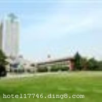 ���������뵺�Ƶ�λ�ڳ���֮�����ӽ��ϣ���������30��������Ͼ�60������ٳ������ź�������ţ�������ͨ���ٹ�·���Ƶ����滷ˮ���ڽ���ɳ��԰�Ͱ�ɳ�̳���������������վ�˳�����Ӽ������ش��ľ����羰���ˣ��Ǹ߿�ƾ��������Զ��Ⱥɽ����Ȼ���������۵ס����н�ͨҲʮ�ֱ������������������뵺�Ƶ�¥��21�㣬ӵ�и���ͷ�150�䣬����װ�޷���ִ�����Ƽ�Լ���ţ����ӡ���������ˮ��ϴ����Ʒ�Ȼ�����ʩ���ƣ������ص�����������������͸�������ң�������ʩһӦ��ȫ���Ƶ����ж������ʡ���԰��������ơ����������������С�Ʒ��������ʳ��������������;ٰ��������볡���������Ƶ�1997�꿪ҵ��2011��ֲ�װ�ޣ�¥��21�㣬�ͷ�����150���䣩�ס�
������ʩ �������ṩ����ʽ������͡� 

�������� ����OK��ɣ�á���������������Ӿ�ݡ����ơ������� 

���ÿ� Visacard,ĵ����,���뿨,���ǿ�,����,̫ƽ��,������,���´￨,������,JCBcard 

������ʩ ��С�����ң�������10-300�ˡ� 
