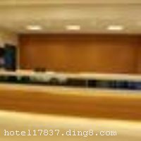 �Ƶ���������������ķ����ش����ܱ�������԰��С��¥��ҵ�֡���������ҵ�֡������۹�������ʽ������Լ�ŷʽ����ֵȣ��������ֳ����ദ��������ʳƷ����ֱͨ�������Ƶ��������򳵷���50Ԫ���ң�����վ��������858·��վͷ�������15Ԫ���ң��������߷�����վ����3���ӣ���ͨʮ�ֱ����� �����Ƶ꿪ҵʱ��2011��10��01�գ���¥��5�㣬�ͷ�����135�䣨�ף�����ʩ�����
������ʩ	������������30��ͬʱ�òͣ��ṩ�硢�С����͡�
��������	�����齫
���ÿ�	Visacard,ĵ����,���뿨,���ǿ�,����,̫ƽ��,���´￨,��ͨ��,������,JCBcard
������ʩ	������ң�������70�ˣ� С�����ң���������12�ˡ�
�Ƶ��ر���ʾ
�����Ѱ����Ƶ����ѣ��������Ƶ��������á�˰�ռ����˶���Ҫ��ķ��á�
��ͨ���Ƶ����סʱ��Ϊ14��00�����ʱ��Ϊ����12��00������ǰ��ס���Ƴ���꣬�����������һ�����á�