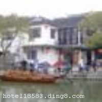 ��ׯ��Ƶ�ش��й���һˮ��D�D��ׯ������һ��譲ӵ�������Ƕ��ǧ��������ŵĻ����������Ľ�ͨ����Խ�ĵ���λ�ã�ʹ�Ƶ����ҫ�۶�Ŀ���Ƶ��Ǳ������׼�����Ƶ꣬��۵��ţ����ֽ���ˮ���������ܽṹ�����彨�����Ƶ���ʩһ�������й��ʻ���������˿ڡ����ʹ��ڵ绰����·����ϵͳ����������Ƶĵ�������ϵͳ���ִ�����ʩ���Ƶ����к����������11�������İ��ᣬ��ͬʱ�Ӵ�500���˾Ͳͣ�������ˮ����ɫ��Ϊ�������ɸ���ϵ������⣬��ׯ��Ƶ������ʩ��ȫ�����д��С�С�����ҡ��������ġ��������ģ�������ׯ���ܱߵ������η�������ָ�ϵȡ��Ƶ��������ζȼ١��������֡�����Ǣ̸���ٰ��������볡���������Ƶ꿪ҵʱ��2000��9�£��½�װ��ʱ��2010��12�£�ȫ��װ�ޣ���¥��6�㣬�ͷ�����66�䣨�ף��� ����ܰ��ʾ���Ƶ����ˢ���ÿ����ѣ��������ÿ�Ԥ��Ȩ��
�������� �����齫������OK����ɣ�ð�Ħ 

���ÿ� ĵ����,���뿨,���ǿ�,����,̫ƽ��,������ 


