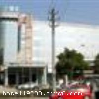 ���Ƶ�ſ����͡���ʩ����񡿣�����֮�Ǿ�����;������վ��λ�ھ������ϻ�·122�š��ش�������Ҫ·�Σ���ͨ��ݣ��ྸ����;��������վԼ400�ף��ྩ�����٣�G2����������Լ1000�ס�����ӵ��123��ͷ����ḻ�ķ��ͺͳ����������ȫ�������������͵Ĳ�ͬ���󡣿ͷ�����Ƽ�Լʱ�У����û���Ϳ�ϣ�����Һ�����ӣ������յ�����ѿ�������������������24Сʱ��ˮ��������Ʒȫ��ʹ�öŰ˯�������ᡢ��ů����͸����������ʩ��ȫ��һ¥�������Ĳ����Ϊ���ṩ20����Ӫ����������������͡� �Ƶ��ܱ߲���������ȫ����Զ���������ز� �����������̣�����֮һ ����з��������������ζ�ĺ��ࡢ����Ƚ��ʣ����Ʒ����ȫ����ȵ���ɫ��ζ������Ʒ�������ݴ�����һ��ζ��ʢ�磡������ʩ	�����Ĳ����	�ṩ20����Ӫ����������������ͣ��硢�����ṩ������ɫ��10�����ײ�
���ÿ�	ĵ����,���뿨,���ǿ�,����,̫ƽ��
������ʩ	������ ���������Լ100�O��������100�����ң�ӵ���������缰ͶӰ�ǣ��๦�ܸ��ֻ����豸��ʩ��
