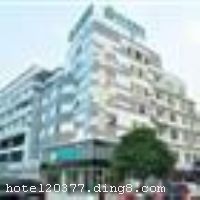 ���б�ݾƵ꣨�������󷢵꣩λ�ڱ����к���������·102�ţ����󷢳�����300�ף����ڽ��л��㳡��������վ�����๫԰����ɽ��԰��������㳡����ͨ�������ضη����� �����Ƶ꿪ҵʱ��2011��09��01�գ���¥��7�㣬�ͷ�����120�䣨�ף�����ʩ�����
������ʩ	��ͣ���������30�����ҡ�
���ÿ�	Visacard,ĵ����,���뿨,���ǿ�,����,̫ƽ��,������,���´￨,��ͨ��,������,JCBcard
