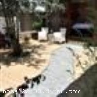 ����һ���ƿ�ջλ�������д��йų������ڽ��ųǶ����ſڣ����п����ķ��ֵȾ��㣬�������ţ�����ȡ���������ǹų����һ��δ��ҵ����Ƭ������һ������Ҳ���������ǳ��İ�������Χ���˵أ���԰��ԭ���񣬱���һ��Ũ���������ӵ���ζ�� ������ջ�������������ǹŵ�ʱ�У���Լ������ɫ��Э����������У�ͬʱҲ�����ŵ��͵�������ӷ��80��ƽ���׵Ĵ��쾮���д���С����Ժ�䣬Ժ��Ժ�⣬���﷿�⣬������㻨ľ���࣬Ժ�������ڶ������������Ϳ�����ǧ�ϻλΣ�ҡ����ңһҡ��ɹ̨��˯��ɹ̫���������￴����Ӱ�������顣���ݷ����֣�����8��ͷ�����ʽ���������׼䣬��ͥ������Ժ���������·��ȵȣ�����Ӳ����ʩ������ȫ��ס�޻�����ܰ���ʡ� ������ջ��ҵʱ��2011��6�£�¥��2�㣬�ͷ�����8�䣨�ף��� ����ܰ��ʾ���� 1�������в����ų�ά����80Ԫ/�ˣ� 2����ջ����ˢ�����ˡ���ʩ�����
��������	��ջ�и��ܴ��ͥԺ�ɹ��������죬�Ȳ裬�տ�������ҡ���ṩ��
�Ƶ��ر���ʾ
�����Ѱ����Ƶ����ѣ��������Ƶ��������á�˰�ռ����˶���Ҫ��ķ��á�
��ͨ���Ƶ����סʱ��Ϊ14��00�����ʱ��Ϊ����12��00������ǰ��ס���Ƴ���꣬�����������һ�����á�