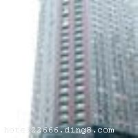 ������ɱ�����ԭ�����˶پƵ��ձ���ɣ��ش������ű�����ֶ��棬��ïҵ�ٻ������±�·�꣩��·���������������Ź㳡���������н֡����깫԰�����п����������ͣ���㡪������վ������λ����Խ���������ʮ�ֱ���������λ�ڽ��±�·��������4¥��ӵ����ͨ�����������������󴲷��ȷ��ͣ�����װ��ʱ�У�������ܰ���������ж����۹���ݡ����������Ĵ����������С���͵�����ѡ�� �������ݿ�ҵʱ��2008��6��1�գ���¥��32�㣨�ͷ�λ�ڱ�������4-5�㣩���ͷ�����52�䣨�ף���
��ʩ�����
������ʩ	�������ֻ��Ӧ��͡�
��������	�����齫��ɣ�ð�Ħ
������ʩ	��������������30�˵Ļ��飨����������
�Ƶ��ر���ʾ
�����Ѱ����Ƶ����ѣ��������Ƶ��������á�˰�ռ����˶���Ҫ��ķ��á�
��ͨ���Ƶ����סʱ��Ϊ14��00�����ʱ��Ϊ����12��00������ǰ��ס���Ƴ���꣬�����������һ�����á�