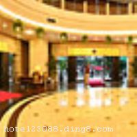 ���춫����Է������һ�����Ǽ������������Ļ��Ƶ꣬λ��������������������CBD���������·����ضΡ������������Ͷ������Ļ������������꽭�ϣ����������ġ�����㳡�����ڣ��������õĿڰ����ƺ����ľ��ۡ����վ��1km��������2km������20km�� ����ӵ��237����ܰ���ʡ��豸���Ƶĸ��ַ��䣬ȫ�������������ϵͳ�����ַ������õ��ԡ��󶫷�ʳ���в������������������ṩ����������ζ��Ʒ������ʽ���������ͣ���ͬʱ����800�˾Ͳ͡���������ӵ�и��е���С������7�����ɳа�600�˵ĸ��ֻ��顣���껹�����������ġ�Ʊ�����ġ��������ġ����ɡ���ɫ��¥�������Ҽ������̳����ǹ�����������ι۹⡢���̰칫��ҵ��Ǣ̸���ٰ������������֮�ء�
��ʩ�����
������ʩ	ĵ��Է�������ˣ�������ʳ��������ˣ�����������������̫����ˮ�ɣ���裩�����Ƹ�����ɣ�
��������	����OK���������ҡ���Ħ�ҡ�ɣ��ԡ��
���ÿ�	Visacard,ĵ����,���뿨,���ǿ�,����,̫ƽ��,������,���´￨,��ͨ��,������,JCBcard
������ʩ	�������Ŀ�����600��
�Ƶ��ر���ʾ
�����Ѱ����Ƶ����ѣ��������Ƶ��������á�˰�ռ����˶���Ҫ��ķ��á�
��ͨ���Ƶ����סʱ��Ϊ14��00�����ʱ��Ϊ����12��00������ǰ��ס���Ƴ���꣬�����������һ�����á�