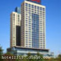 �Ϻ��·�չ��̫����Ƶ�һ��32��ߵı�־�Խ������Ƶ�ӵ��װ�ε��ŵĿͷ������缶��һ���Ĳ������ưɺͰ���770ƽ�����������������1500ƽ���׵Ļ���ռ䡣�Ƶ��걸����ʩ�ͷ��񻹰�����Ȫ��ˮ�����ģ��������ģ�25�׳���������Ӿ�أ�24Сʱ�ͷ�����ϴ�·���ͽ�Կ�׷��� �����Ϻ��·�չ��̫����Ƶ��������Ϻ������ĵ��������ݳ�15���ӵ�����Ź��ʻ�����50���ӵ����ֶ����ʻ�������Ϊ������̬��ҵ԰����һ���֣��Ƶ����򳤷繫԰���ɸ�����ݺӣ������׸�÷���繤�����������ġ��Ƶ�������ҵ���������Ϻ���ó�̳Ǻ��Ϻ�����չ�����Ľ�3�����Ҳ�ǲμ�2010���й��Ϻ���������������֮���� �����Ϻ��·�չ��̫����Ƶ�ӵ�и���ͷ����׷���ӵ����ɫ԰����������ƽ�����45ƽ���ס����������������������ȸ�Ϊ495ƽ���ף�������31¥����������ȫ����ȫ�ߴ�������칫��/Һ�����ӻ���42�磩/�����/������/��ˮ��������ʩ/�����/�ٶ�/���°�/���ٻ���������/��Դ������/JBL���Ӽ�ƻ�����ּ�ͥӰԺ����ʩ�����
������ʩ	��Է��������������ղ������������в��������þưɣ��ƾ�ѩ�Ѱɣ�Dome���¾ưɣ�JAVA��������
��������	25��* 10��������Ӿ�� �������ĺ������˶���ɣ�ã���Ħԡ�أ�����ԡ�� ��Ȫ��ˮ�������ṩ�����ޣ����к��������Ĳ�ͬ���ˮ�Ʒ����������Ĳ�ͬ����
���ÿ�	Visacard,ĵ����,���뿨,���ǿ�,����,̫ƽ��,���´￨,��ͨ��,������,JCBcard
������ʩ	����1,500ƽ���׵Ļ���ռ� �������Ϊ770ƽ���ף��ָ��3��������������700λ 13������������ ���Ƶ���ʩ���Ƚ��Ļ�����ʩ���������ж๦�������ڽ�����ĸ��������������� רҵ�Ļ�������Ŷ� ���鳡���䱸�������켰�����豸 �ṩ����ȫ������˵���Ҳ�ɸ�������������ר���˵�
�Ƶ��ر���ʾ
�����Ѱ����Ƶ����ѣ��������Ƶ��������á�˰�ռ����˶���Ҫ��ķ��á�
��ͨ���Ƶ����סʱ��Ϊ14��00�����ʱ��Ϊ����12��00������ǰ��ס���Ƴ���꣬�����������һ�����á�