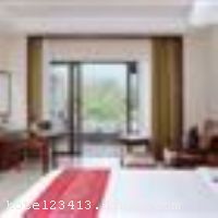 �������ɾ�������Ȫ�ȼپƵ�λ�ں���ʡ��ͤ���������������������ǵ���������Ȫ����ɭ�ֹ�԰�ڣ���һ��������ԭʼ�ȴ����֡�Ũ��������顢��Ȼ��ȪΪ������Ǽ���׼������Ʒ�Ƶꡣһ�ڿ��ÿͷ�59�䡣�������ŷ��в���Ƹ���ؼ���ʦ������ѡ�õ��ش���Ȼ�زģ���������������ɫ�˼��������˵���ζ���ȡ��Ƶ겼�ְ������˺�һ������죬�������������ɫ�����ţ�����ȫ�Զ����ܻ���ԡ����̨������Ȫ�ݳأ�˽��SPAͤ���ݳ��豸�� �����Ƶ꿪ҵʱ��2011��01��01�գ�¥��3�㣬�ͷ�����59�䣨�ף��� ����ܰ��ʾ������ס������ÿ��10Ԫÿ����������ڻ�����ʩ�����
������ʩ	�������ŷ��в�������¥������ͬʱ����200���òͣ���¥ӵ��6���������ᣬƸ���ؼ���ʦ������ѡ�õ��ش���Ȼ�زģ���������������ɫ�˼��������˵���ζ���ȡ�
���ÿ�	ĵ����,���뿨,���ǿ�,����,̫ƽ��,������
������ʩ	�๦�ܻ�������������40�ˣ�����ʽ�����ɸ��ݿ���Ҫ��Ļ���ʽ��������ʩ�豸��ȫ��
�Ƶ��ر���ʾ
�����Ѱ����Ƶ����ѣ��������Ƶ��������á�˰�ռ����˶���Ҫ��ķ��á�
��ͨ���Ƶ����סʱ��Ϊ14��00�����ʱ��Ϊ����12��00������ǰ��ס���Ƴ���꣬�����������һ�����á�