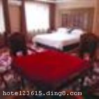 �����������ݣ���ˮ�꣩�Ǿ�����������ݣ��ش��������������ģ�����λ����Խ��ȥ������Ҫ������ʤ����ҵ����������ʮ�ֱ����� ��������ӵ�в�����ܰ���ʵı�׼�䡢�󴲼䡢�׼䡢��ͥ���ȸ��෿�ͣ��������ṩ24Сʱ��ˮ��ԡ�������յ������ӡ�IDD����ѿ����ӿڡ����۱�����Ǣ̸�����ǹ۹����Σ����ݶ��Ǳ��͵�����ѡ�� �������ݿ�ҵʱ��2009�꣬��¥��16�㣬�ͷ�����60�䣨�ף�����ʩ�����
������ʩ	�޲���
������ʩ	�޻�����
�Ƶ��ر���ʾ
�����Ѱ����Ƶ����ѣ��������Ƶ��������á�˰�ռ����˶���Ҫ��ķ��á�
��ͨ���Ƶ����סʱ��Ϊ14��00�����ʱ��Ϊ����12��00������ǰ��ס���Ƴ���꣬�����������һ�����á�