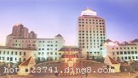 �½��¹�ʯ�ʹ��ã���³ľ�룩λ����³ľ���н��ն�·9�ţ��������й�ʯ����Ȼ���ܹ�˾�¹�ʯ�Ϳ�̽����ָ�Ӳ����Ǽ�ס�ޡ����������֡����顢�������������εȶ๦����һ����ۺ������Ǽ��Ƶ꣬1997��5�¿�ҵ�������䱸�к������ߵ�����ͨ�Ȳ�ͬ���ѵ��εĿͷ�206�䣬��ͬʱ�Ӵ�����350���ˣ��������䱸���Ƚ�����Ƶ�㲥ϵͳ������ˮϵͳ���������ӿڣ�̨ʽ���ԡ��������в͡���͡����͡�������ĸ�������������800�˾���������ʳ�Ļ��ľ��衣�������͵Ļ����ҿ�ͬʱ�Ӵ�600�˿�����̸�����̴�ơ����������������ġ��������ġ����հɡ�����OK���������������������ҡ��ưɡ��跻���������򳡡�����ɣ�á���Ӿ�ݵȷ�����ʩ�� �����Կ�ҵ�������¹�ʯ�ʹ��ù��Ա���ԡ�������͡�������ᡱΪ���Σ�һֱ�������ܵ������������ķ���������ᣬ��ñ��͵�������ϲ��������������������֡��ķ�����ּ�͡�����Ϊ�����Ĺ�������ʹ���õķ��������������ƣ�2000��ͨ��ISO9001����������ϵ��֤��2004����������Կ�׾Ƶ����ˣ�ȫ��Ա����ϸ���ܵ��ķ���ͺ;����󾫵Ĺ�����̬���Ը߶ȵ��������θУ���1998���������Ⱥ�ɹ��ĽӴ��˽��������������F���������Ρ��¼ұ�������졢�����֡��ƾա���������޸ɵȵ��͹����쵼�ˣ�Ӯ���������쵼���½�ά����������쵼�ĸ߶����ۼ�������㷺������ �����������壬ãã嫺������ص�˿��֮·������������������ӭ�������뺣����Զ����½���У�����¹�ʯ�ʹ��ã����ǽ����С���������������֡��ķ�����ּ�������ʵķ���һ���Ĺ�������������;���������� �����Ƶ꿪ҵʱ��1997��5��12�գ��ֲ�װ��ʱ��2010��7�£�¥��13�㣬��¥��7�㣬�ͷ�����200�䣨�ף�����ʩ�����
������ʩ	�в�������������200�ˣ����½��ˡ����ˡ�����Ϊ���� ����������������120�ˡ�
��������	��������Ӿ�����ơ�ɣ�á�����OK������������̨�򡢰�Ħ��ҹ�ܻᡢƹ����ɳ����
���ÿ�	Visacard,ĵ����,���뿨,���ǿ�,����,̫ƽ��,���´￨,��ͨ��,������,JCBcard
������ʩ	�๦�����������������������4������������50-200�ˡ�
�Ƶ��ر���ʾ
�����Ѱ����Ƶ����ѣ��������Ƶ��������á�˰�ռ����˶���Ҫ��ķ��á�
��ͨ���Ƶ����סʱ��Ϊ14��00�����ʱ��Ϊ����12��00������ǰ��ס���Ƴ���꣬�����������һ�����á�
