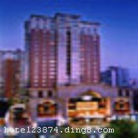 ��ʩ�����
������ʩ	60�����������Ϊ��
��������	SPA ����/���� ҹ�ܻ�
���ÿ�	Visacard,ĵ����,���뿨,���ǿ�,����,̫ƽ��,������,���´￨,��ͨ��,������,JCBcard
������ʩ	����˹��:��Ժʽ200�ˣ���̨��������9.7�ף���2.75�ף� ����ɽ��:Χ��ʽ50��	 ��ԭ��:Χ��ʽ30��
�Ƶ��ر���ʾ
�����Ѱ����Ƶ����ѣ��������Ƶ��������á�˰�ռ����˶���Ҫ��ķ��á�
��ͨ���Ƶ����סʱ��Ϊ14��00�����ʱ��Ϊ����12��00������ǰ��ס���Ƴ���꣬�����������һ�����á�