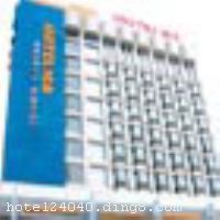 Ī̩168������ʡ��·�꣩�������ָ�ع����޹�˾�����Ϻ�Ī̩�Ƶ�������޹�˾��Ӫ�����ľ������õꡣĪ̩�����õ��ԡ����ʡ���ȫ����ࡢʱ�С�Ϊ��ɫ�������ʹ�����ܰ��ϲ���ĸо����õ���ڴ�ʮ�֣��Ͽ�������վ������������������ʻ���Լ12�����ͨʮ�ֱ�ݡ� �����Ƶ꿪ҵʱ��2005��2��28�գ��½�װ��ʱ��2009��5�£�¥��12�㣬�ͷ�����177�䣨�ף�����ʩ�����
������ʩ	���ָ����ա��㡢����Ϊ��������ȫ�������ϵ֮�����������˾��к��ɷ�����ɫ�Ϻ��ˡ�
���ÿ�	Visacard,ĵ����,���뿨,���ǿ�,����,̫ƽ��,������,���´￨,��ͨ��,������,JCBcard
������ʩ	�����һ����ң�������30-40��	��
�Ƶ��ر���ʾ
�����Ѱ����Ƶ����ѣ��������Ƶ��������á�˰�ռ����˶���Ҫ��ķ��á�
��ͨ���Ƶ����סʱ��Ϊ14��00�����ʱ��Ϊ����12��00������ǰ��ס���Ƴ���꣬�����������һ�����á�