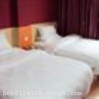 �Ƶ�λ�ڹ����н�������������Ȧ����������ͳ�վ��վ�ڶ��棬��ͨ���㣬ͬʱ�Ƶ����ڹ������������ġ����ʻ�չ���ġ��������ġ����������������ͳǹ���Ȧ��������Ͼ��Я������ѵ����й���������ɵ�ǭ�鹫԰����ɽ��԰��ʮ��̲��԰�����;�������������Ȼ�ĺ�г֮�����ڵ�������Ľ����ͳ�վ������ֱ�ﻨϪ�����Ҿ�����ֱ���аͣ�ȥ���ܻ�Ϫ֮��������֮�ϡ�����ʩ�����
��������	�����齫
���ÿ�	Visacard,ĵ����,���뿨,���ǿ�,����,̫ƽ��,���´￨
�Ƶ��ر���ʾ
�����Ѱ����Ƶ����ѣ��������Ƶ��������á�˰�ռ����˶���Ҫ��ķ��á�
��ͨ���Ƶ����סʱ��Ϊ14��00�����ʱ��Ϊ����12��00������ǰ��ס���Ƴ���꣬�����������һ�����á�