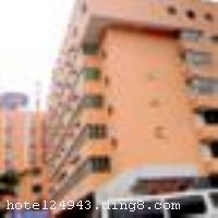 ��ͥ��ݾƵ꣨�������ֶ�·�꣩λ���������³������ֶ�·88�ţ���������԰�ղ����ᣬ�Ǿ������ٸ����ɽ��������ַ�͛����̬�����������ξ�������ĺ�ͥ�Ƶꣻ���ڿ���·��װ�����̳Ǻ����������ṤҵƷ�����̳ǣ���Χ�пվ����̴�ѧ�����ľ�ҽ��ѧ���������ƺӼ��š���ɭ��ҩ��֪����ҵ����Ƕ�����վ��1���������԰2����ֱ����԰�ᣬ��ͨ��ݣ�������ʩ��ȫ�������������ʣ�����λ����Խ�� �����Ƶ꿪ҵʱ��2011��08��01�գ���¥��7�㣬�ͷ�����103�䣨�ף�����ʩ�����
������ʩ	�������������������30��ͬʱ�Ͳ͡�
���ÿ�	Visacard,ĵ����,���뿨,���ǿ�,����,̫ƽ��,������,���´￨,JCBcard
�Ƶ��ر���ʾ
�����Ѱ����Ƶ����ѣ��������Ƶ��������á�˰�ռ����˶���Ҫ��ķ��á�
��ͨ���Ƶ����סʱ��Ϊ14��00�����ʱ��Ϊ����12��00������ǰ��ס���Ƴ���꣬�����������һ�����á�