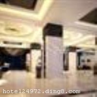 ���ҹ�Ԣʽ�Ƶ꣨���������ŵ꣩λ��δ����������·������Ԣ��������ܰ���ʣ����ڷ���ɸ��������г�����ѡ��24Сʱ���׷��񣬰�ȫ��ݣ���Χ��ͨ������������ʩ���Ƚ���ȫ�������������䡢�������յ������ӡ�ɳ����ϴ�»������䡢����ˮ���ȣ��������ܼҵ���ů�͸����˽�ܿռ䣡 �����Ƶ꿪ҵʱ��2011��03��01�գ���¥��26�㣬�ͷ�����70�䣨�ף��� ����ܰ��ʾ�� 1���˾Ƶ겻�ܽӴ������ 2���Ƶ겻��ˢ������ʩ�����
��������	�����齫
�Ƶ��ر���ʾ
�����Ѱ����Ƶ����ѣ��������Ƶ��������á�˰�ռ����˶���Ҫ��ķ��á�
��ͨ���Ƶ����סʱ��Ϊ14��00�����ʱ��Ϊ����12��00������ǰ��ס���Ƴ���꣬�����������һ�����á�