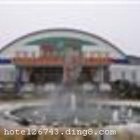 ����������Ȫ�ȼٴ���һ�������С���������Ȼ����������Ȫ�ȼٴ塣�ɰĴ�������ϯ�������ʦ��Ƴ�ȫ�µĽ���������˶�Ŀһ�¡�������Ȫ�ǹ���AAAA�����ξ�����������Ȫ������������׷��ĵط��������ŷ����顢���ѷ��յĵط�����������Ȫ����أ�������ǽ�˿С������£���������Ȫ֮����������֮ϲ�á����������������Ը��������Ȼ�����ܽӴ� ����������ȪSPAˮ��������԰����108��������Ȫ�أ����а���6000ƽ���׵�����Ҭ���ȴ�������Ȫ�ؼ�30000ƽ���׵���������¶����Ȫ�ء�ͬʱ�������в��չݡ��в�������Ħ�ҡ���Ѭ��Ϣ�ҡ����������ͷ�����ʩ���������ζȼٵĺ�ȥ���� �����Ƶ꿪ҵʱ��2003��03��01�գ��ֲ�װ��ʱ��2005��10��01�գ� ��¥��3�㣬��¥��1�㣬�ͷ�����76�䣨�ף��� ��ܰ��ʾ���Ƶ���ʱ�޷��ṩ��Ʊ
