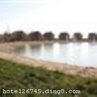 ��������󶥼���Ȫ��� ��ͨ���� ʮ��ԭľС���� �������� ������Ȼ ����������Ȫ����̷������ɰĴ����ǿ�����Ͷ���˽��������ڰ��ݹ�����Ȫ�ǣ��Ǿ�����󶥼���Ȫ��ݣ����ڴ����ٰ����г���120�����񾰹۴���������׶�70����������60�������ųǱ���65����ֱ��ɴ����١��򱣸��٣�40�����ڿ�ֱ���ͨ�ǳ������������������ء�����������������̶��Ȫ��ݣ������������ף�ɽ������������������̲�������Ȫ��ݾ�������Ư�Ƶľ��ۺ��и��֣�ɽ��ˮɫ��ӳ���������֣���Ȼ��ɡ�ʮ��ԭľС����������������������Ȼ�� �������ͷ��ھ���ר�������� ����������ʩ��ȫ ����˽�ܵĻ���ʱ�� ����ո�µ���������̶��Ȫ����ڣ�ӵ�ж���ר�������ص��С���ʽ���ͷ�118���ף���������SPA��Ħ��10���ף��������С��Ӿ���������Լ���С�����ҡ������ҡ�KTV�������ҡ��٤���ң����ṩ��ʳ�Ĵ����������ʮ�侫�¸��Ű�������֮ʳ�������˾������������ζ���ȡ� ����������Ȼ����������̶��Ȫ��ݣ������˽��Ĵ�ԭľ����10����ÿ��ӵ�п�����2��4��ͷ����ͷ��ھ��ж�����ԡ��ר�������أ������ṩ���ı��ͼ�ͥ���оۻᣬ����˽�ܵĻ���ʱ�⡣��������̶��Ȫ���׷��ԭ��̬����ɫ��������Ȼ��⣬�Լ�����Ա���Կ������ؽ��ϵ��ģ�ӭ����������Ϊ���ṩ��ܰ�ķ��� ������ݿ�ҵʱ��2011��05��01�գ���¥��2�㣬�ͷ�����99�䣨�ף��� ��ܰ��ʾ���Ƶ���ʱ�޷��ṩ��Ʊ