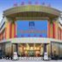 ��ˮ�񿵼��վƵ�λ�ڴ�����·398�ţ��ڽ���ˮ��վ����ˮ������վ�����ع������ġ��������ȣ�����λ����Խ�����н�ͨ�������Ƶ꼯������ס�ޡ�ϴԡΪһ������ӵ�е��˼䡢��׼�䡢����˫���׼�ȷ��͹�����ѡ��ͬʱ������ɫ�����������ҡ���������������Ŀ������͵��ò͡����������з����ṩ������ �����Ƶ꿪ҵʱ��2009��9��18�գ���¥��6�㣬��¥��5�㣬�ͷ�����120�䣨�ף�����ʩ�����
������ʩ	һ¥�����ң�ͬʱ������280�˾Ͳͣ�������᣻ ��¥�����ң���11�����䣬�����Ա���������Ϊ����
��������	��������̨��ϴԡɣ�����ġ�SPA�������齫
���ÿ�	Visacard,ĵ����,���뿨,���ǿ�,����,̫ƽ��,������,���´￨,��ͨ��,������,JCBcard
������ʩ	���е�һ���������ң�������30-50�ˡ�
�Ƶ��ر���ʾ
�����Ѱ����Ƶ����ѣ��������Ƶ��������á�˰�ռ����˶���Ҫ��ķ��á�
��ͨ���Ƶ����סʱ��Ϊ14��00�����ʱ��Ϊ����12��00������ǰ��ס���Ƴ���꣬�����������һ�����á�