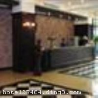 �Ϸ�7��1����Ƶ꣨��Ϫ·�꣩λ�ںϷ���һ����Ϫ·�жΣ���Ѭ���Ÿ��������ںϷ��������ذ칫��������¥��Ȧ���Ƶ����������ҵ���㼯�������ܱ������㳡���¶��ỷ��㳡���ٻ���¥����֮�����Ϸʽ�ӥ�ٻ������ͨѶ�̳ǡ�����ͨѶ�̳ǵ��ڶ��̳������кϷ�����С��һ���֡���������·��Ϻһ���ּ�ʡũί��ʡ�˴�ʡ����ί��ʡ������˾��ʡ�̲ݾ֡�ʡͳ�ƾ֡�ʡ��ʳ�֡��й��������а���ʡ���С��й��������а���ʡ���С�ʡ���̾֡�ʡ���Ժ��ʡ��Ʒ������߾֡�ʡˮ�����Ȼ��ص�λ���ڽ�ȫ���ص��ѧ�����Ϸʹ�ҵ��ѧ�����մ�ѧ����ѧԺ���й�����ʡί��У��֪��ѧ������Ϸ�ʮ������֮���ǹ�԰�������Ļ�԰��ʡͼ��ݼ����մ��Ժ��·������ȥ��ʡί��ʡ����������¹ʾӡ�����·���н�ʮ�ֱ���������λ����Խ���Ƶ�ӵ�и���ͷ����Ǳ����������ε���������� �����Ƶ꿪ҵʱ��2011��04��01�գ�¥��10�㣬�ͷ�����114�䣨�ף�����ʩ�����
������ʩ	�Ƶ�ӵ��һ��������60�˵ļ��ײ�����Ϊ�����ṩ�ɾ��������Ŀ�ͣ�ʹ����ֻ�����ٵ�ʱ�伴��������ʳ��
���ÿ�	Visacard,ĵ����,���뿨,���ǿ�,����,̫ƽ��,������,���´￨,��ͨ��,������,JCBcard
������ʩ	�����ң�������80�ˣ����п��������ӿڡ��Զ�����ͶӰ�ǡ�ͶӰĻ�����죬��ʩ�Ƚ����᳡����������
�Ƶ��ر���ʾ
�����Ѱ����Ƶ����ѣ��������Ƶ��������á�˰�ռ����˶���Ҫ��ķ��á�
��ͨ���Ƶ����סʱ��Ϊ14��00�����ʱ��Ϊ����12��00������ǰ��ס���Ƴ���꣬�����������һ�����á�