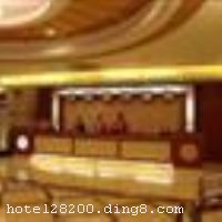 ������ʵ�̨ɽ���Ǵ�Ƶ꣭��-���Ǽ����η���,λ����̨���ٹ�·̨�ǣ����ڣ��ķ�վ��,��ͨ��Ϊ����,�Ƶ����д���ͣ����,���ܽ�ͨ����,����������������.���Ǵ�Ƶ��Ǽ��ͷ�����ʳ������OK���֡��������ݡ�ɣ�ý����������ҡ����ͻ�������һ����������С����жɼ�ʽ�Ƶ���ʩ�����
������ʩ	������ �в���
��������	����OK ɣ�� ���� ��ԡ �������� ��Ħ
���ÿ�	Visacard,ĵ����,���뿨,���ǿ�,����,̫ƽ��,���´￨,��ͨ��,������,JCBcard
������ʩ	������
�Ƶ��ر���ʾ
�����Ѱ����Ƶ����ѣ��������Ƶ��������á�˰�ռ����˶���Ҫ��ķ��á�
��ͨ���Ƶ����סʱ��Ϊ14��00�����ʱ��Ϊ����12��00������ǰ��ס���Ƴ���꣬�����������һ�����á�