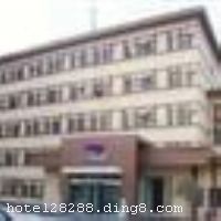 ��ͬ�н���������ݾƵ���һ�ҽӴ����Ρ�����ɢ��Ϊ���Ŀ���;Ƶꡣ�����ࡢ���ʡ����㡢רҵ���ǾƵ�ľ�Ӫ����Ƶ�ռ�����6000ƽ���ף�����������ó�ǣ����д�ͬ��ί����ӵ�в�ͬ���Ϳͷ�134�䣨�ף�����ӵ�����ͣ����50��λ���������Ρ�������ѡ�ļ���֮�ң�	 �����Ƶ꿪ҵʱ��2011��04��01�գ���¥��5�㣬�ͷ�����134�䣨�ף�����ʩ�����
�Ƶ��ر���ʾ
�����Ѱ����Ƶ����ѣ��������Ƶ��������á�˰�ռ����˶���Ҫ��ķ��á�
��ͨ���Ƶ����סʱ��Ϊ14��00�����ʱ��Ϊ����12��00������ǰ��ס���Ƴ���꣬�����������һ�����á�