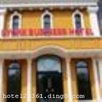�ൺ��Լ���������λ���ൺ���б������ݱ�·169-21�ţ��ش��ൺ���������������ķ���·�Σ����������Ŷ��Ͻǣ���������·���ܱ��ж���������·��ǰ���������ġ����󾰵㡢��ʳ�ֵȾ�ʮ�ֱ���������ӵ������󴲷�����׼������ͥ����20��䣬�����㲻ͬ���͵���ס���� �������ݿ�ҵʱ��2011��05��01�գ���¥��2�㣬�ͷ�����22�䣨�ף�����ʩ�����
������ʩ	����ֻ�ṩ���
�Ƶ��ر���ʾ
�����Ѱ����Ƶ����ѣ��������Ƶ��������á�˰�ռ����˶���Ҫ��ķ��á�
��ͨ���Ƶ����סʱ��Ϊ14��00�����ʱ��Ϊ����12��00������ǰ��ס���Ƴ���꣬�����������һ�����á�