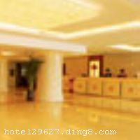 �Ƶ�ſ�
������������Ƶ���2008�꿪ҵ����һ�����������;Ƶ꣬�ش��ǰ���Ȧ�������ϵز�ҵ���أ��Ͻ��ٰ������᳡�񳲣���ǰ����ʮ����������·��������΢�ٻ���ӵ꣬�ڽ�����ƥ��ɭ�ֹ�԰�����񳲡�ˮ�������ú�԰���˴��뾰����ͨ��Ϊ������ ������������Ƶ�ӵ�пͷ�162�䣬װ�޷����ܰ�ִ����Ƶ������������ġ��̳���Ʊ����������������в��������ˡ���ˡ�����˵ȣ�������������ʤ�͡��ϵ»�����ˮ�����ģ��ṩɣ�á�SPA�����������С������ȷ��񣩵����׷�����ʩһӦ�뱸���Ƶ껹���й�ģ����Ķ๦�ܻ����ң��ɳнӸ�����С�ͻ��顣���ʵĻ�������ȫ����ʩ����ܰ�ķ�������������е�����ѡ�� �����Ƶ꿪ҵʱ��2008�꣬2011��4Լ���¾ֲ�װ�ޣ�¥��6�㣬�ͷ�����162�䣨�ף��� ����ܰ��ʾ����ס5��-6��ķ��䣬������Ҫ���ϴ����Ʒ����Ƶ�ǰ̨��ȡ����ʩ�����
������ʩ	�������ṩ����ʽ������͡�
��������	��������ɣ�ð�Ħ����ԡ
���ÿ�	ĵ����,���뿨,���ǿ�,����,̫ƽ��,������
������ʩ	�л�����
�Ƶ��ر���ʾ
�����Ѱ����Ƶ����ѣ��������Ƶ��������á�˰�ռ����˶���Ҫ��ķ��á�
��ͨ���Ƶ����סʱ��Ϊ14��00�����ʱ��Ϊ����12��00������ǰ��ס���Ƴ���꣬�����������һ�����á�