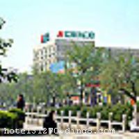 ���ϴ�������λ�ڼ��ϴ������羰��������ӵ�пͷ�122�䣬���ࡢ���ʡ�������ԡ�����ߵ��ӡ��绰����ʩ��ȫ�������������60����ͬʱ�Ͳͣ����������ο��˵����ѡ����ʩ�����
������ʩ	�����Ĳ�������ṩӪ��������ͺ;��еط���ɫ�������͡�
���ÿ�	ĵ����,���뿨,���ǿ�,����,̫ƽ��,������
������ʩ	�����ң������ɣ��������ڣ��ṩ��Ҫ��ʩ�豸��