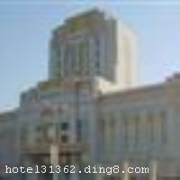 ��«������˹ˮ�ǶȼپƵ���һ�Ҽ��������С���������������ʳ����ԡ��Ϊһ��Ķ๦��������Ƶ����л�ݣ�����Ӫҵ���������ƽ���ף������Ը߹�����»����������ݻ���������ʩ��ϸ�����ĵĹܼ�ʽ��������ݰ��Ʒ���������������������ܡ� �����Ƶ꿪ҵʱ��2011��01��23�գ���¥��7�㣬�ͷ�����72�䣨�ף�����ʩ�����
������ʩ	��¥����������������170-180�ˣ��������������������ʽ���ȵ�������㣬�����ǿڸд����ʳ����ѡ���������ֳ���ʦ����˼�뽳�ġ�
��������	�����齫��̨��ɣ�ð�Ħ��SPA����������������Ӿ��
���ÿ�	Visacard,ĵ����,���뿨,���ǿ�,����,̫ƽ��,������,��ͨ��,������
�Ƶ��ر���ʾ
�����Ѱ����Ƶ����ѣ��������Ƶ��������á�˰�ռ����˶���Ҫ��ķ��á�
��ͨ���Ƶ����סʱ��Ϊ14��00�����ʱ��Ϊ����12��00������ǰ��ס���Ƴ���꣬�����������һ�����á�
