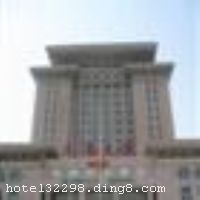 �����Ĳ����ã�ԭ��������Ƶ꣩���������ͷ������顢���硢���з�����һ��ĸߵ�����Ƶꡣ�Ƶ���Լ�����������ܳ�֣���������л��񵶵�һ�ˡ���Ȫ���μ������ʣ�ӵ������������ʦ���飬�����ڹ��ʹ��ڳ��մ����л񽱡���Ʒ��ʵ�ݵľ��ò͵������ġ�����ȫϯ�������Ԥ�������ֳ�������ɫ�Ĳ����Ļ����Ƶ�ͬ���Ƴ����绪��ԭ���²ˣ�������������������������ȫ�Ļ�������ɽӴ�1000���ˡ��Ƶ�ӵ���иߵ�����ͷ����׷�����������ʮ�ֱ����� �����Ƶ꿪ҵʱ��2009��12�£�λ���Ĳ����õ�1-3���13-17�㣬�ͷ�����66�䣨�ף�����ʩ�����
������ʩ	�Ƶ��䱸���������ưɡ����ҡ����ðɣ� �в�������ͬʱ����260�����ң�����15�����䣻 �ղ�������8�����䣬��������ʽ������
��������	�����齫��SPA
���ÿ�	ĵ����,���뿨,���ǿ�,����,̫ƽ��,������
������ʩ	������ң���ͬʱ����300-400�����ң� С�����ң���ͬʱ����15�������ҡ�
�Ƶ��ر���ʾ
�����Ѱ����Ƶ����ѣ��������Ƶ��������á�˰�ռ����˶���Ҫ��ķ��á�
��ͨ���Ƶ����סʱ��Ϊ14��00�����ʱ��Ϊ����12��00������ǰ��ס���Ƴ���꣬�����������һ�����á�