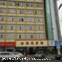 ����Ž𺣸۱��ݵش�����ű���·���������������������ۣ����п�����������ͷ���ܱ��в��н֡�����ҹ�ŵ��������г�����ͨ��ݡ������ֹ��������һ�����������۱��ϵľ����;Ƶ꣬���������к����귿������󴲷������˼䡢�����׷��ȶ��ַ��ͣ���������ʩ��ȫ������������������࣬������������ʿ������ѡ�� �������ݿ�ҵʱ��2007��9�£�2009��2�¾ֲ�װ�ޣ�¥��6�㣬�ͷ�����33�䣨�ף�����ʩ�����
������ʩ	��
��������	��
���ÿ�	ĵ����,���뿨,���ǿ�,����,̫ƽ��,������
������ʩ	��
�Ƶ��ر���ʾ
�����Ѱ����Ƶ����ѣ��������Ƶ��������á�˰�ռ����˶���Ҫ��ķ��á�
��ͨ���Ƶ����סʱ��Ϊ14��00�����ʱ��Ϊ����12��00������ǰ��ס���Ƴ���꣬�����������һ�����á�