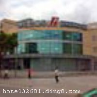����֮����ɽ��������ŵ�ӵ��Ϊ������ʿ������������񷿺ͱ�׼������������д���ܿ���������һ���ƶ��칫����Ƶ��Ѿ��Ѿ�Ϊ��׼���׵���Ϊ��ʹ���ڶ������и���ֵľ���Ͷ�빤�����Ƶ�ר��Ϊ������ʿ��Ƶ�������ԡ���㹻���һ��Ĺ���ƣ�ͣ�����Ϊ����ѡ�����ʵĴ��棬���䱸���������µİ�˯�����Ӽ��������߹󾱲��İ�˯����ͷ��ʹ��һ��˯�����������������������Ի���רҵ������ƣ�ʹ�������ڼҵ����¸��š��ڰ�ȫ�ϾƵ깤��ʦ�Ѿ�Ϊ�����ǵ�ʮ���ܵ����Ƶ��ÿһ���ֽ����������ϸ�ǿ�Ȳ��ԣ���������ǿ��ĺ����߷���ϵͳ��ȫ��λ�Ŀ���ϵͳ��ʹ������ס��Ϊ���ģ�ͬʱ�Ƶ�ȫ����װ�κͼҾ߶������ϸ�Ļ�����⣬Ϊ���Ľ���ס���ṩ�˿ɿ���֤���Ƶ�ҲΪ���ڶ������Ͷ������Խ�����������Ӫ��ʦ�Ĳ��㣬��һ���Ӫ�����Դ���͵�20���Ʒ���л�ȡ��Ϊ���Ľ����������ϡ���ʩ�����
������ʩ	�����Ĳ����	 �ṩӪ���ḻ�Ķ�Ʒ����������Լ����׵������ͣ���ˣ�
���ÿ�	ĵ����,���뿨,���ǿ�,����
�Ƶ��ر���ʾ
�����Ѱ����Ƶ����ѣ��������Ƶ��������á�˰�ռ����˶���Ҫ��ķ��á�
��ͨ���Ƶ����סʱ��Ϊ14��00�����ʱ��Ϊ����12��00������ǰ��ס���Ƴ���꣬�����������һ�����á�