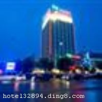 �Ƶ�׷��ʱ�м�Լ�ķ�񣬲��ý����������Ҿߣ�������̼���Ϊ��Ӫ��ÿһ����ɫ�ռ䡣����ɫ��Ĵ��䣬ɫ����������������ܰ���ʵĸо������ֹ����˴����ͻ������Ը�����������Ϣ��ȫ�����ʹ�����ԡ������ȥ����;��ƣ�͡�24H�Ͳͷ�������ʱ�̳���������ζ�����ض����غ�ʽ���鷿����Ů�����������������ס���顣���ٵ���ѹ��ˣ�������ʱ����ÿe���ӡ��Ӻ�͸����Ʒ�ƴ��棬��Ϊ���ṩһ�����������ʵ�˯�ߡ��ϸ��Ʒ�ʼ�ܣ����Ի���ϸ�ĺǻ�����������������������������顣������䡢Ӫ���ɿڵ���ͣ������������õ�һ�죡��ʩ�����
��������	�����齫
���ÿ�	Visacard,ĵ����,���뿨,���ǿ�,����,������,���´￨
�Ƶ��ر���ʾ
�����Ѱ����Ƶ����ѣ��������Ƶ��������á�˰�ռ����˶���Ҫ��ķ��á�
��ͨ���Ƶ����סʱ��Ϊ14��00�����ʱ��Ϊ����12��00������ǰ��ס���Ƴ���꣬�����������һ�����á�