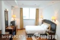 ����������������ڹ����н�ͨҪ��--����·�����ٹ��ݻ�վ���й�������Ʒ���׻ᣬ���ӻ����»�������ͨ�������Ƶ�װ�޿�����������ţ�������ȫ����ʩ���ƣ�ӵ�����ʵĺ���˫�˷�\���·�\�����׷�\����ʮ���ף���������������\Ʊ������\�����������ĵ�������ʩ���Ƶ���ÿ��������䱸��ˮ����ϵͳ\���ʹ���ֱ���绰��24СʱΪ���ṩ�����ȫ�ķ���...<�鿴ȫ��> ����������������ڹ����н�ͨҪ��--����·�����ٹ��ݻ�վ���й�������Ʒ���׻ᣬ���ӻ����»�������ͨ�������Ƶ�װ�޿�����������ţ�������ȫ����ʩ���ƣ�ӵ�����ʵĺ���˫�˷�\���·�\�����׷�\����ʮ���ף���������������\Ʊ������\�����������ĵ�������ʩ���Ƶ���ÿ��������䱸��ˮ����ϵͳ\���ʹ���ֱ���绰��24СʱΪ���ṩ�����ȫ�ķ���<����> 
��ҵʱ�䣺2002 
�� ҵ ���������� 
�� �� ���������� 
�Ƶ��ַ������·28�� 
��ͨ��ѯ������������ �������10 ������ݻ�վ�������3 ������Ʒɻ����������25 
������ʩ����������ʩ 
������ʩ������ ���ͣ���� ϴ�·��� 
�������� 
֧�ֿ��� 
��ָͨ�Ͼ��������� �������10 ������ݻ�վ�������3 ������Ʒɻ����������25 
