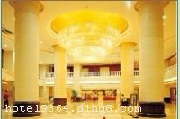 ��ɳͨ����Ȫ��Ƶ������ڷ羰������������ﳤɳ�������أ��ǳ�ɳ���ྭ��Ȧ���������ط���ıؾ�֮�ء��Ƶ���ȫ���׼�����ϡȱ��ƫ�����͵�������Ȫ����ĺ���������Ȫ���оƵꡣ�Ƶ�ռ�����50Ķ���ܽ������12��ƽ�ס� ��ɳͨ����Ȫ��Ƶ괦�ڽ�ͨ��Ŧλ�ã�λ�ڴ�����ȵ����������ɵ��Ľ��޴�������������㴦��ǰ����ɳ�����ġ��ܱ����ؼ����ϸ��������Ϊ�������ӾƵ�����ִﳤ�����ٹ�·��ڽ���3���ӳ��̣�ǰ����ɳ����30���ӳ��̣���ƻ����ʻ���Լ60���ӳ��̡� ��ɳͨ����Ȫ��Ƶ�ӵ��500�䣨�ף��ִ����Ŀͷ����ڼ�Լ�������ݻ���󣻾Ƶ���������ʳ�������˼ȿ�ѡ��������ʳ��Ʒ������Ԫѫ������ϲ���ĵص���ʳ�Ͷ��ص���Ȫ������ʳ�������ڳ���ŷ½����������������Ʒ��������ʳ���Ƶ������ʩ�뱸�����޹�����������ͬʱ����800�ˣ����䱸�Ƚ���������Ƶϵͳ�����ɸ�������ָ��ɶ���С�����������������Ļ��������㲻ͬ���͵Ļ������� ��ɳͨ����Ȫ��Ƶ���԰��Ȫ����ӵ�ж��߷��Ľ�6ǧƽ�������ھ�Ӫ��Ŀ�ͽ���������԰�־��µ�1.5��ƽ���׵Ĵ��ͻ�����Ȫ�ݳأ����������ֿ���˽�ܿռ䣬�ÿ��˾�������������ʱ�̣��������񾲵ķ�Χ���о�ǰ��δ�е��������ɡ� ��ɳͨ����Ȫ��Ƶ�Ƶ껹���н������ġ���ԡ���ġ�ɣ�����ġ�ƹ����̨��KTV���ưɡ��������ġ��������ġ�SPA�����������ĵȿ���������Ŀ��Ϊ���˵����жȼٴ�������ѡ�������顣<����> 
��ҵʱ�䣺2009 
�� ҵ ������ 
�� �� ���������� 
�Ƶ��ַ����̶�� 
��ͨ��ѯ�����������������������1 �����վ�������40 ��������������60 
������ʩ����������ʩ����OK�� ������ ������ ƹ������ ������ ��Ħ�� ɣ��ԡ�� ������Ӿ�� ��ԡ SPA 
������ʩ������ѱ�ֽ ������ ��Ҷһ� ����Ʊ����� ���ͣ���� �ʻ��� ���Ͳ��� ���������� ǰ̨���չ� ϴ�·��� �����ŷ��� ���ѷ��� ������ν�ͨͼ �м��˿ͷ� 
���������в��� ������ ���ð� �ư� 
֧�ֿ�����ڷ��������� ���´Master�� ��ʿ��VISA�� ��ͨ��AMEX�� ������Diners Club�� JCB�� 
��ָͨ�Ͼ��������������������1 �����վ�������40 ��������������60 
