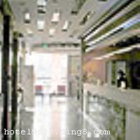 Ī̩168���Ͼ�����·�꣩������ɫ������������ϣ��ش��Ͼ��������ɵ�����·�ĺ�����ҵ���ģ��ڽ����ַ����ĺ���·��ҵ�֣�ǰ�������ų�;����վ���Ͼ���վ�˳�ʮ�������ң����չ����5���ӳ��̣��ܱ߽�����óд��¥���������������֡����С����������Ƽ�������λ�ü��ѣ���ͨʮ�ֱ���������Ī̩168���Ͼ�����·�꣩������Ī̩���еĴ�ͳ�ķ��װ�ޣ����У����ţ��󷽣���ѿ�����������ԡ��ʩ��������ʩ��������һ�ֳ�Խ������ܣ��������ͣ�����������ĳ��У��Ƶ껹���м�Լ���Ĳ��������������㣬�����ζ����ʳ��Ҫ�����ʵ�ס�޻������ܵ��ķ������������ѡ�����֮���������Ƶ꿪ҵʱ��2009��6�£�¥��5�㣬�ͷ�����81�䣨�ף��� ����ܰ��ʾ���Ƶ겻�ܽӴ������
��ʩ����������ʩ �������ṩ����ʽ������͡� 

���ÿ� Visacard,ĵ����,���뿨,���ǿ�,����,̫ƽ��,������,���´￨,��ͨ��,������,JCBcard 


