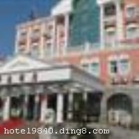 �Ͼ����۴�Ƶ��������¸ۿ������ĺ���λ�ã�10���Ӽ����϶��Ÿ��٣�15���ӿɴﻦ�����٣������5000ƽ���ף���һ�����Ǽ����ͷ���������ɣ�ã����κ���Ʊ��Ϊһ����ۺ��ԾƵꡣ �ͷ������������׼�䣬���䣬�����׷���40���Ĵ�С�����ң�������ţ���ܰ����. ��������200����λ����Ҫ��Ӫ���ʣ�����ˣ�����˵ȿ�ζ���أ������������룬���缰�Ŷӵ����볡���� ��ܰ���ʵ�ɣ��ԡ��רҵ�ı���һӦ��ȫ��������������ʵ����ܣ���ʪ����ԡ��ţ��ԡΪ�������;��ƣ�͡� �Ͼ����۴�Ƶ��г���֮�������Ƶ���Żݷ���������齵������԰��
������ʩ �в���  
